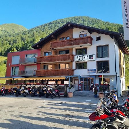 Hotel Astoria Ulrichen Exterior photo